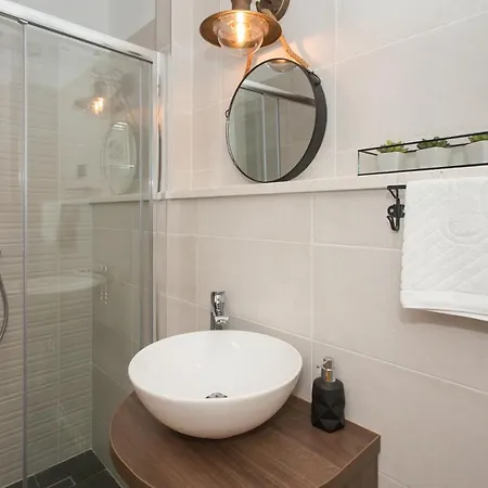 Apartment Amaizing Near Airport Kastel Stafilic
