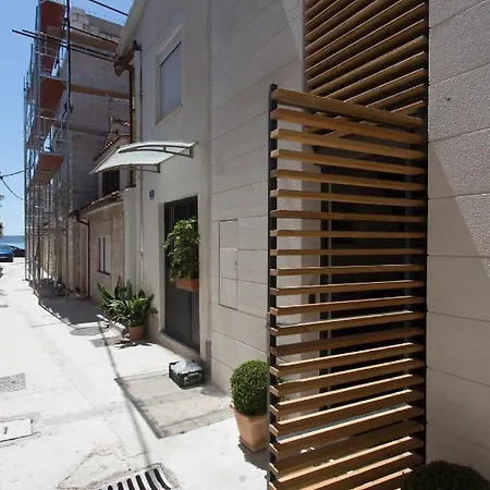 Apartment Amaizing Near Airport Kastel Stafilic
