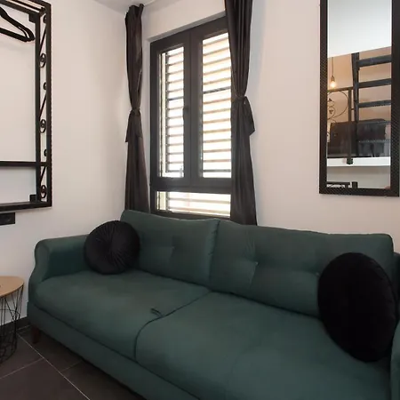 Amaizing Near Airport Apartment Kastel Stafilic