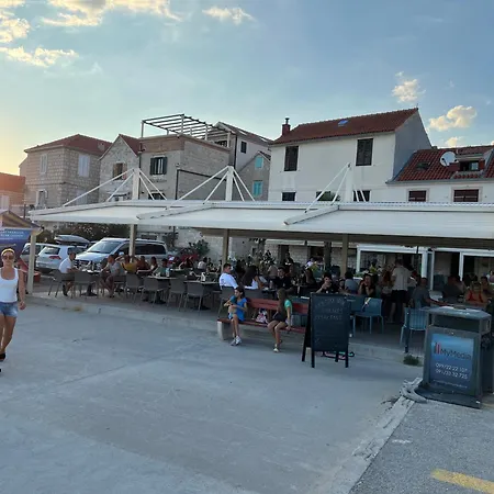 Amaizing Near Airport * Kastel Stafilic